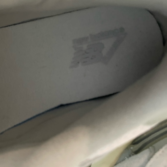 New Balance® Unisex 9060
Sneakers W Size 8.5 Pink
Granite Silver Metallic $150 - Picture 12 of 13